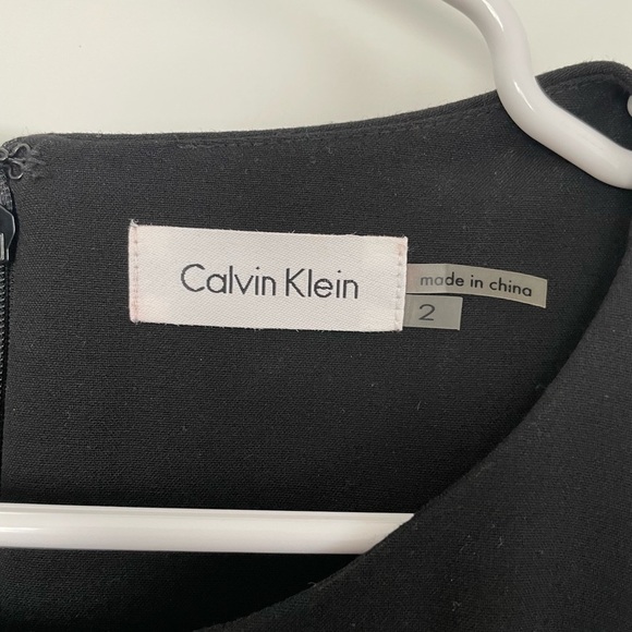 NWT Calvin Klein Black & White Colorblock Sheath Dress – Size 2 - Picture 2 of 9